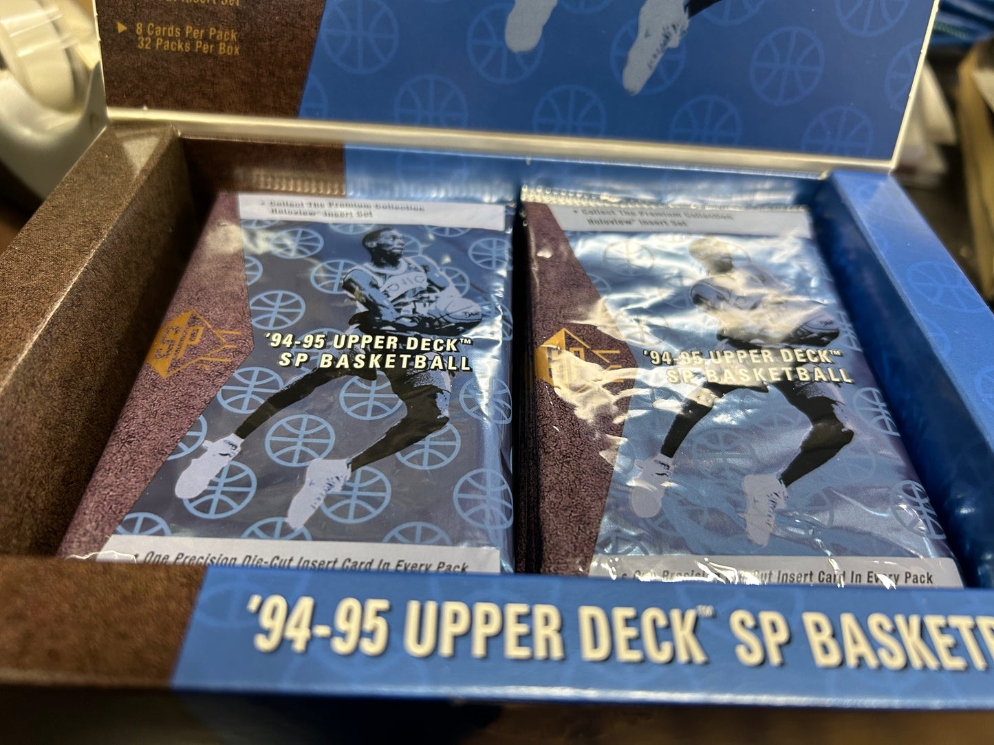 1994/95 SP BASKETBALL HOBBY SEALED PACK.