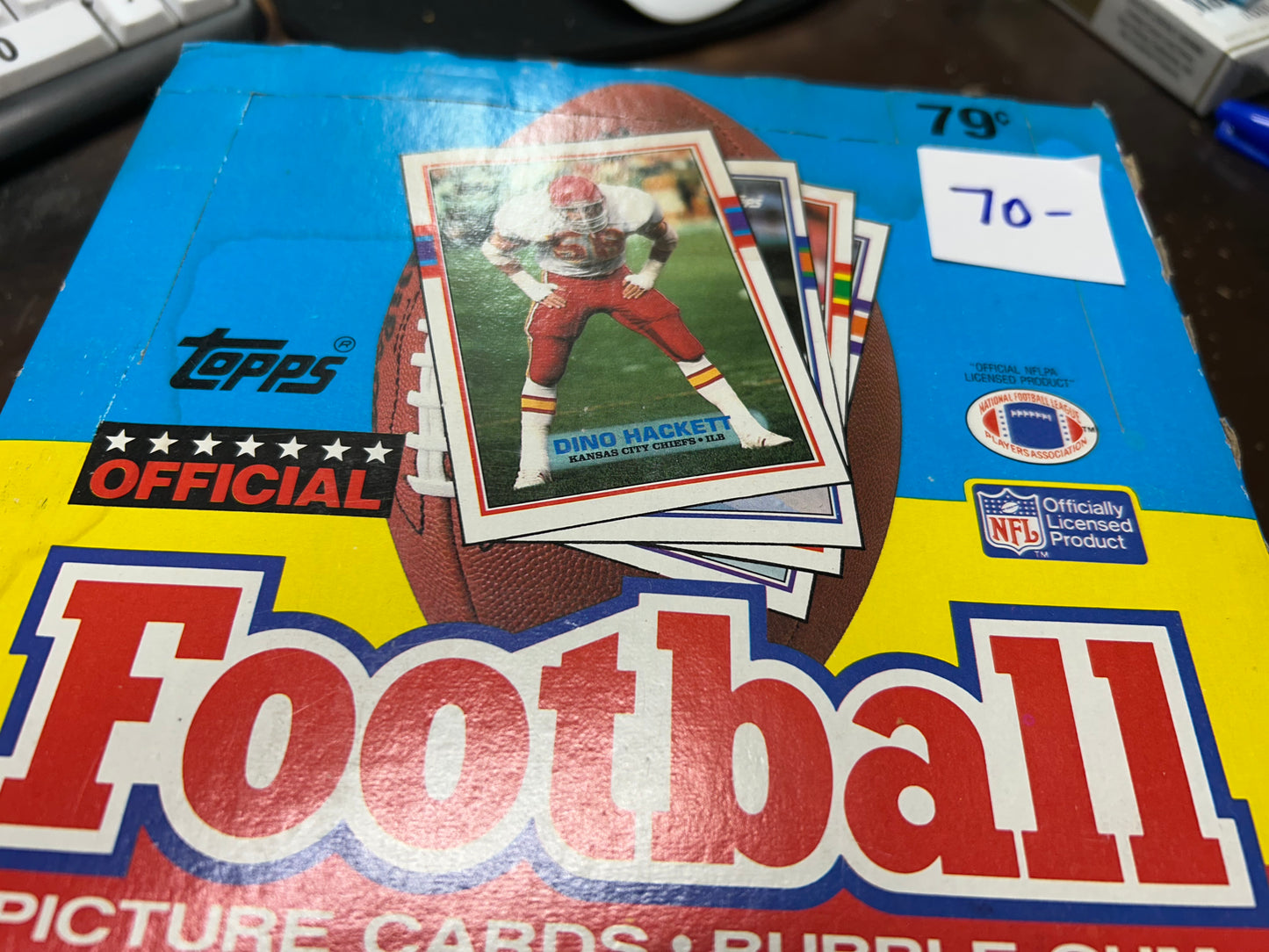 1989 TOPPS FOOTBALL UNOPENED CELLO BOX. ESTATE FIND
