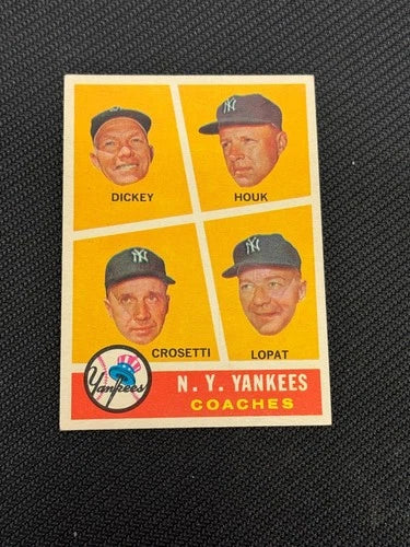 1960 TOPPS YANKEES COACHES #465 NRMT V15500